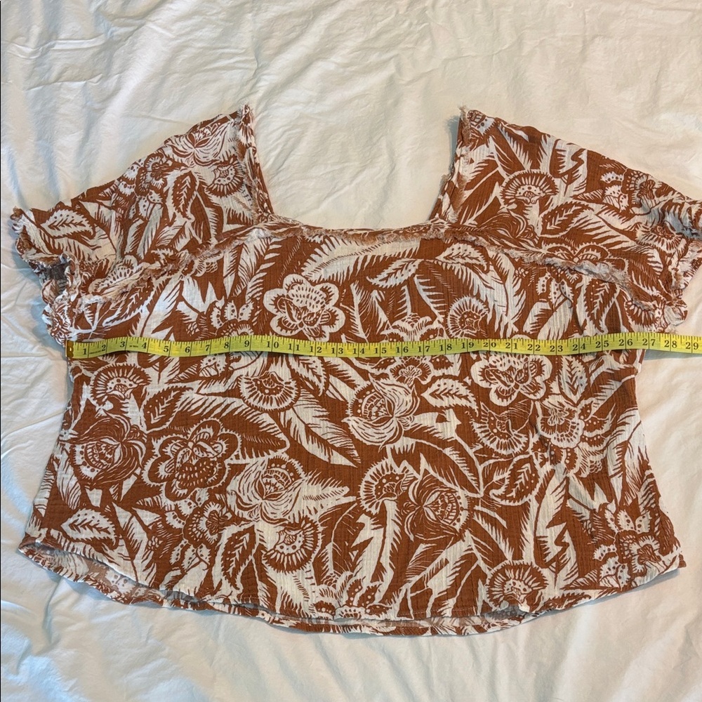 Wonderly Brown and White Floral